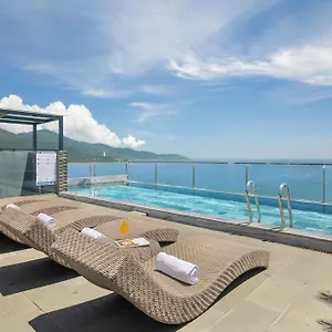 Mangata Beachfront - Rooftop Bar Sea View 베트남